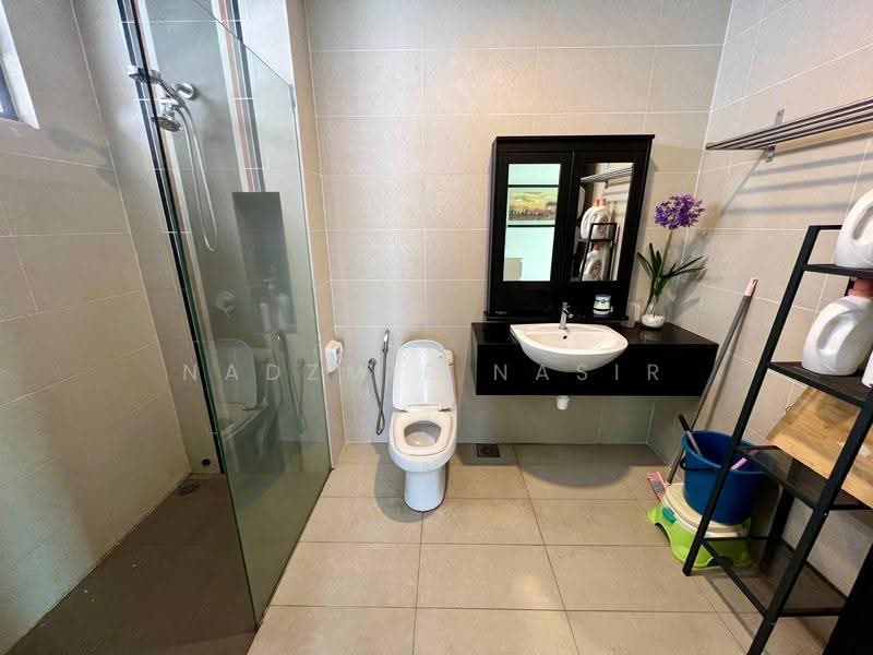 Semi-Detached House for Sale in Bandar Baru Bangi (Selangor) - Nadzmie Nasir - Bathroom - PropertyGuru.com.my