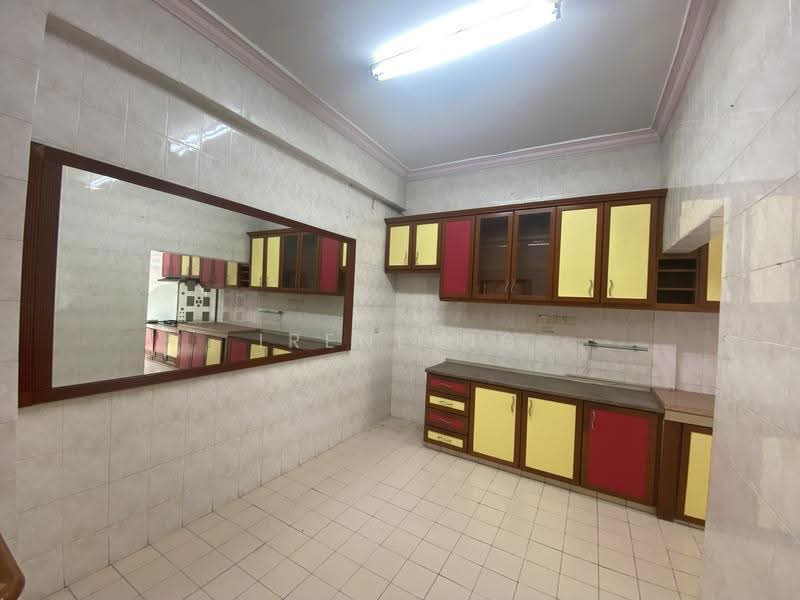 Condominium for Sale at Putra Indah Condominium - Irene Ng - Kitchen - PropertyGuru.com.my