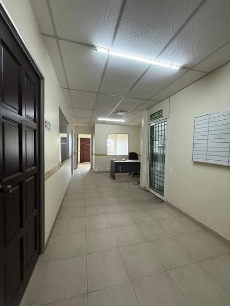 Kedai untuk Disewa di Kluang (Johor) - Shanel Tee - Corridor - PropertyGuru.com.my