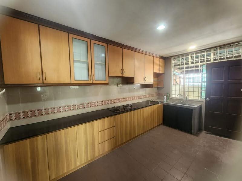 Semi-Detached House for Rent in Kampung Mohd Amin (Johor Bahru) - Shannen Lee - Kitchen - PropertyGuru.com.my