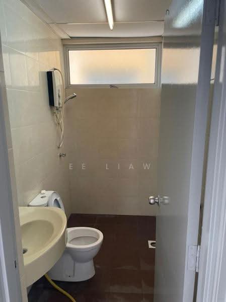 Kondominium untuk Disewa di Platinum Lake PV 20 - Ee Liaw - Bathroom - PropertyGuru.com.my