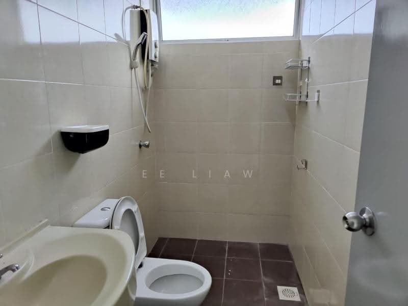 Kondominium untuk Disewa di Platinum Lake PV 20 - Ee Liaw - Bathroom - PropertyGuru.com.my