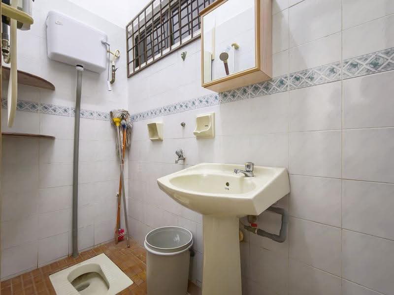 Rumah Teres 1-Tingkat untuk Disewa di Taman Daya (Johor Bahru) - Stella Chia - Bathroom - PropertyGuru.com.my