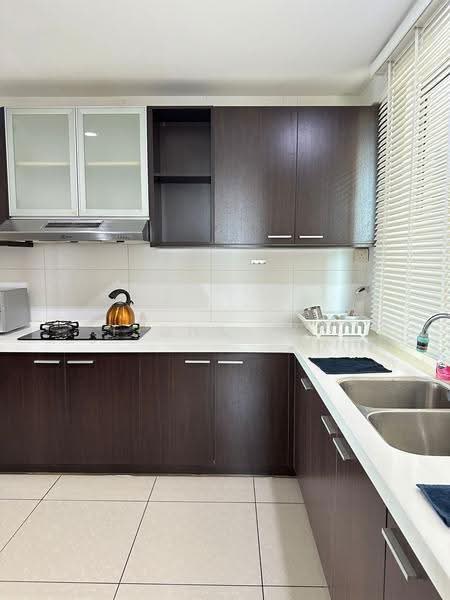 Pangsapuri untuk Disewa di Molek Pine 3 - Fiona Lai - Kitchen - PropertyGuru.com.my