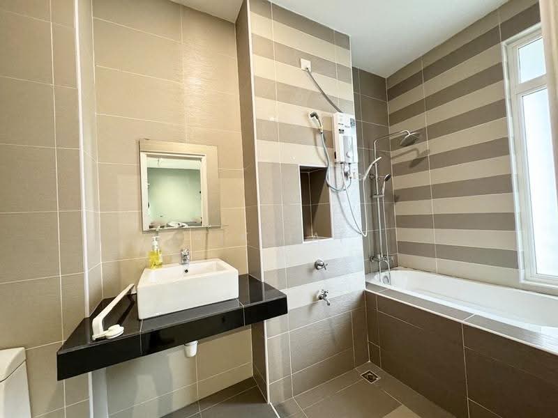 Semi-Detached House for Sale in Bandar Dato Onn (Tebrau) - Yik Tat - PropertyGuru.com.my