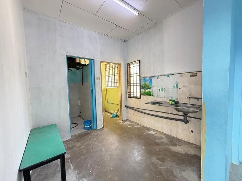 Rumah Flat untuk Dijual di Taman Tampoi Utama Flat - Linz Soh - Kitchen - PropertyGuru.com.my