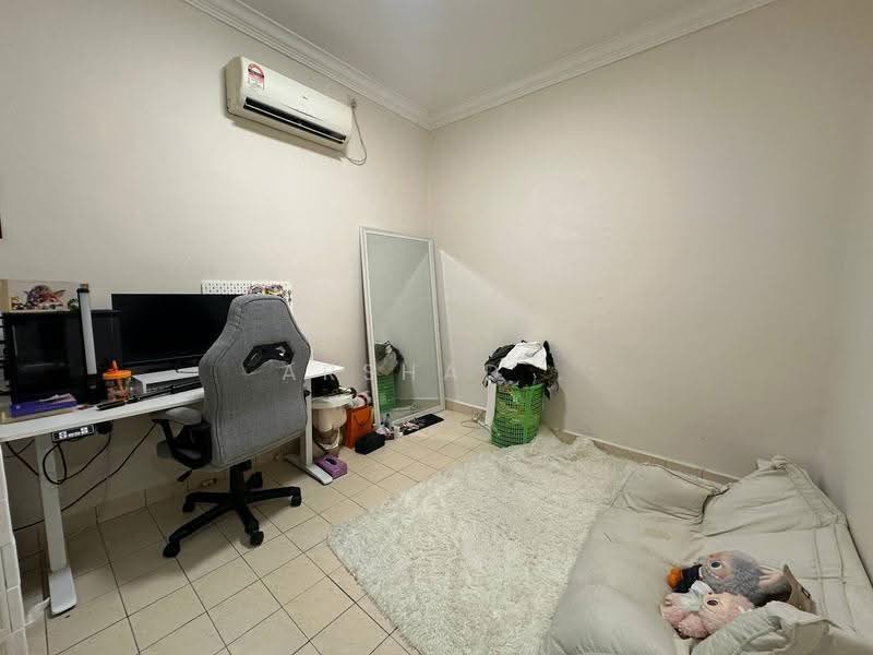 Rumah Teres 1.5-Tingkat untuk Dijual di Taman Mutiara Rini (Skudai) - Arshad . - Study - PropertyGuru.com.my