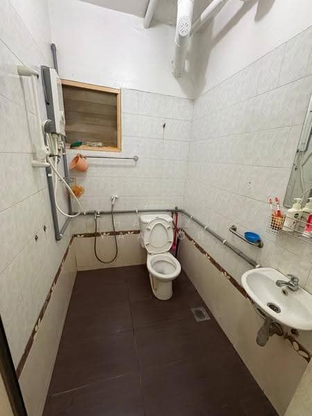Kondominium untuk Dijual di Palm Court Condominium - Hafiz Yaacob - Bathroom - PropertyGuru.com.my