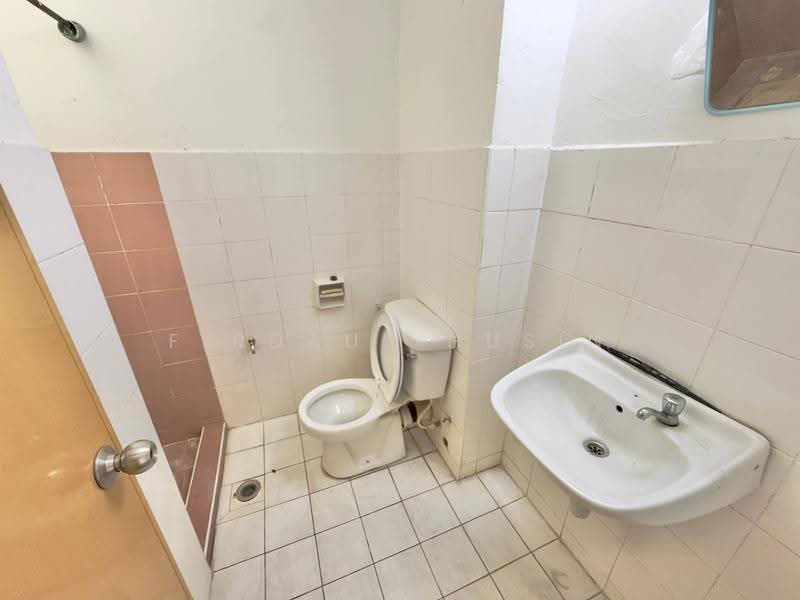 Rumah Teres 2.5-Tingkat untuk Dijual di Taman Putra Permai (Seri Kembangan) - Firdaus Husin - PropertyGuru.com.my
