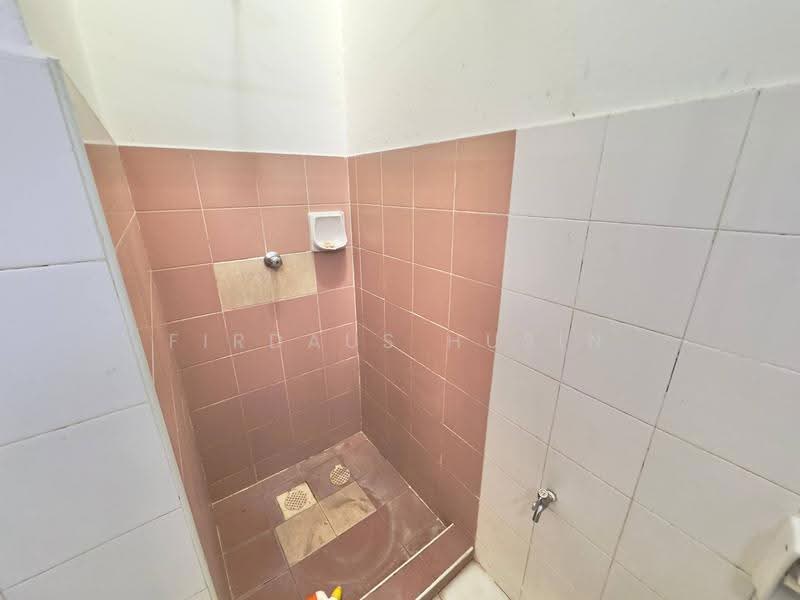 Rumah Teres 2.5-Tingkat untuk Dijual di Taman Putra Permai (Seri Kembangan) - Firdaus Husin - PropertyGuru.com.my