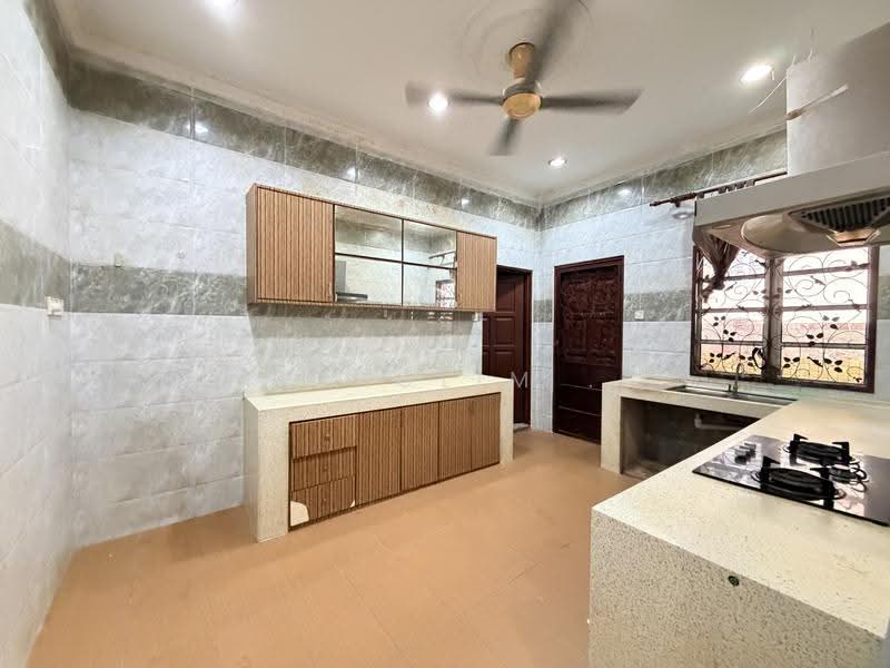 2-storey Terraced House for Sale in Bandar Tun Hussein Onn (Cheras) - ChaoLim . - Kitchen - PropertyGuru.com.my
