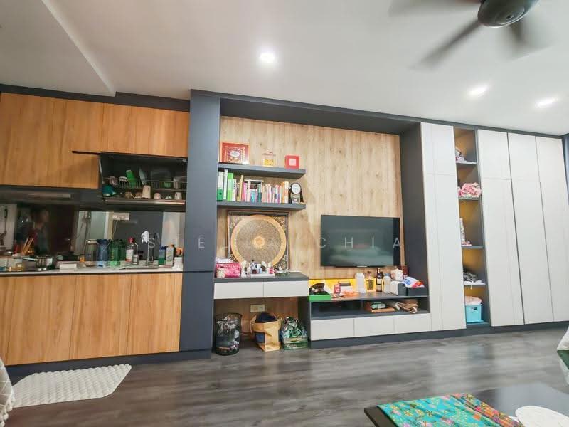 Kondominium untuk Dijual di PARC Regency (Residensi Masai) - Stella Chia - Living Room - PropertyGuru.com.my
