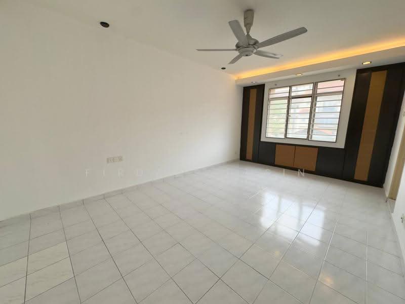 2.5-storey Terraced House for Sale in Taman Bukit Serdang (Seri Kembangan) - Firdaus Husin - Interior - PropertyGuru.com.my