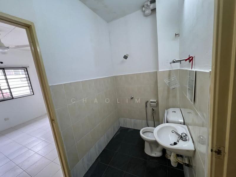 Rumah Teres 2-Tingkat untuk Dijual di Taman Damai Utama (Bandar Kinrara) - ChaoLim . - Bathroom - PropertyGuru.com.my