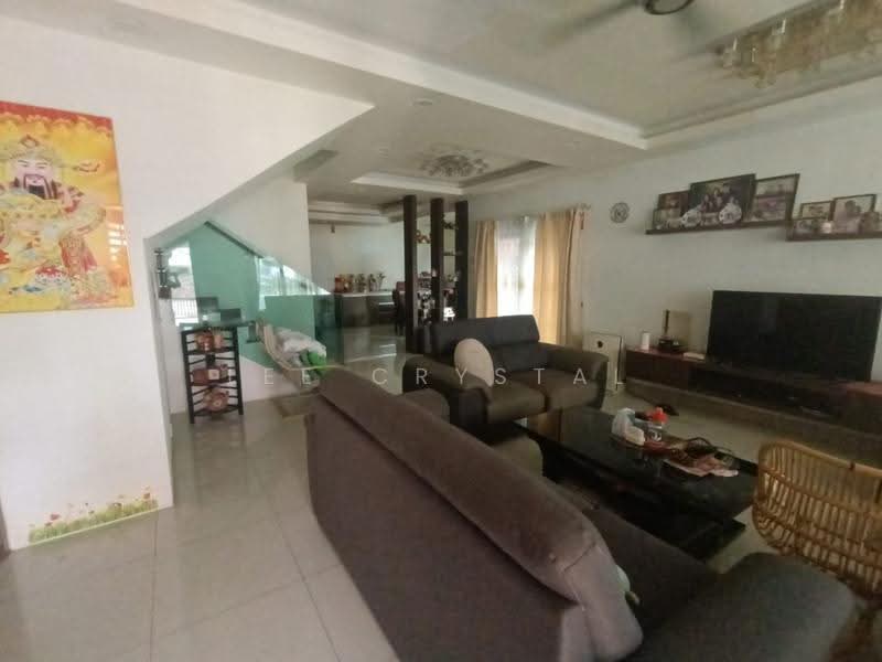 2-storey Terraced House for Sale in Taman Putra Impiana (Puchong) - Lee Crystal - Living Room - PropertyGuru.com.my