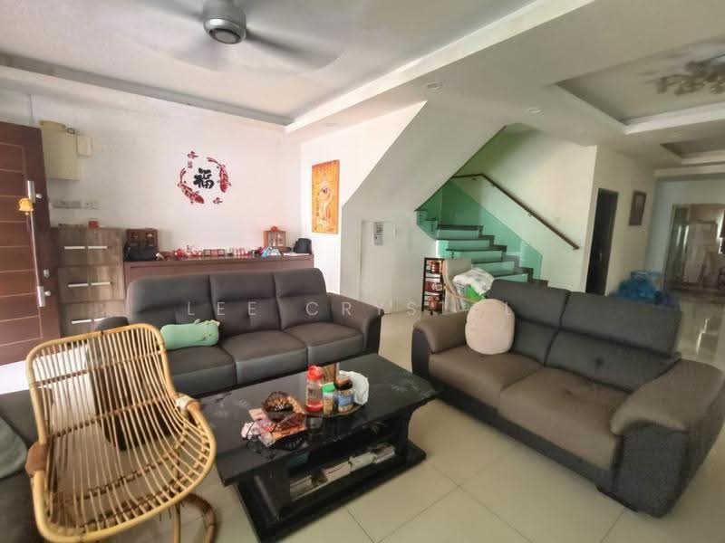 2-storey Terraced House for Sale in Taman Putra Impiana (Puchong) - Lee Crystal - Living Room - PropertyGuru.com.my