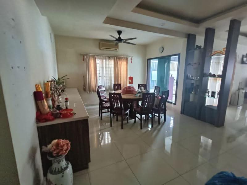 2-storey Terraced House for Sale in Taman Putra Impiana (Puchong) - Lee Crystal - Dining Room - PropertyGuru.com.my