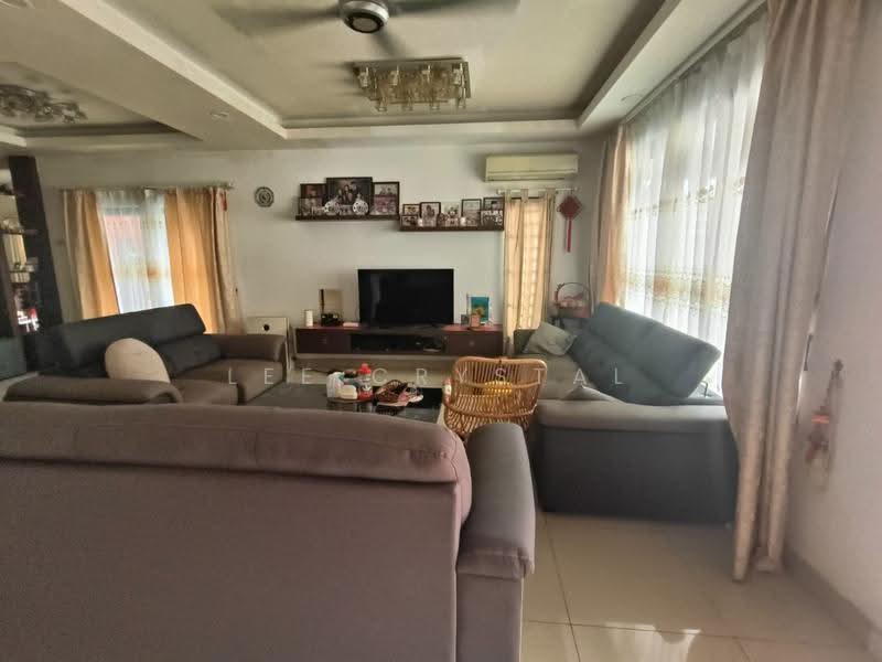 2-storey Terraced House for Sale in Taman Putra Impiana (Puchong) - Lee Crystal - Living Room - PropertyGuru.com.my