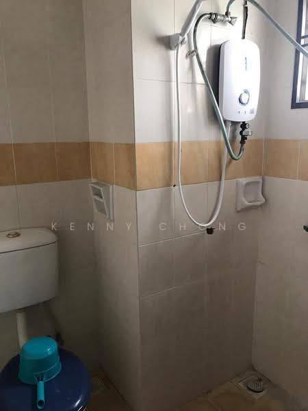 Apartment for Sale at Pangsapuri Indahria - Kenny Chong - Bathroom - PropertyGuru.com.my