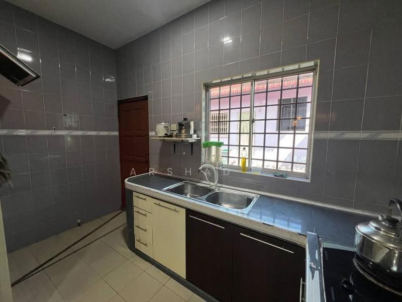 Rumah Teres untuk Dijual di Taman Desa (Kulai) - Arshad . - Kitchen - PropertyGuru.com.my