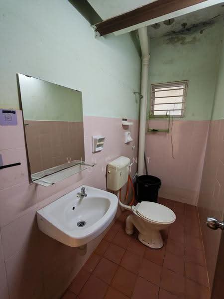 Apartment for Sale at Pangsapuri Orkid - Vincent Chin - Bathroom - PropertyGuru.com.my