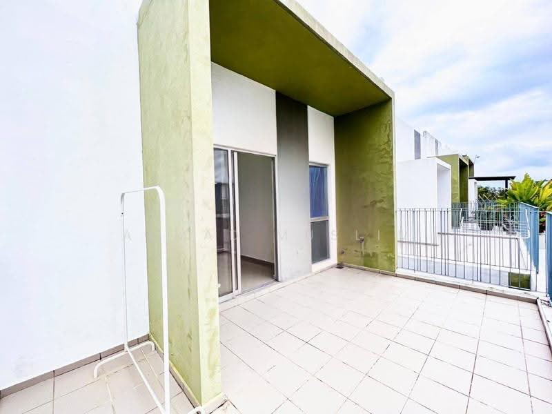 Rumah Teres untuk Dijual di Cyberjaya (Selangor) - Ahmad Muslim - Balcony - PropertyGuru.com.my