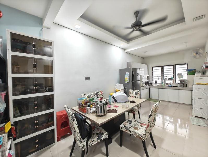 3-storey Terraced House for Sale in Jalan impian indah (Balakong) - Michelle Siow - Kitchen - PropertyGuru.com.my