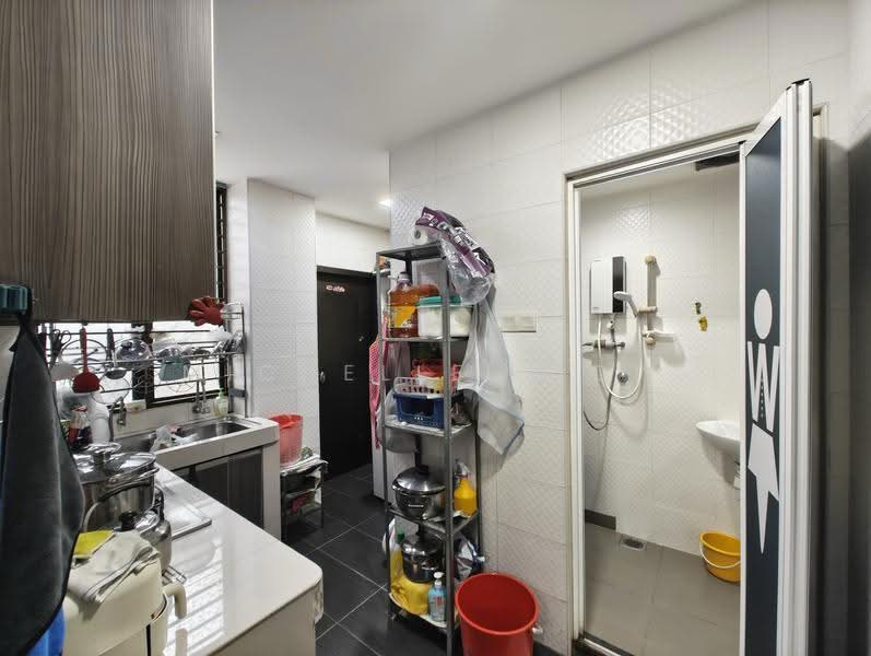 3-storey Terraced House for Sale in Jalan impian indah (Balakong) - Michelle Siow - Kitchen - PropertyGuru.com.my