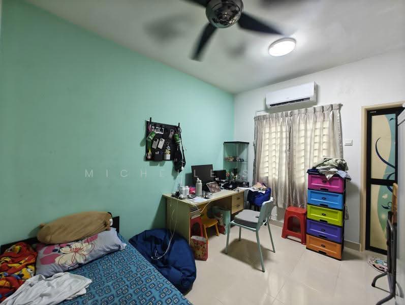 3-storey Terraced House for Sale in Jalan impian indah (Balakong) - Michelle Siow - Bedroom - PropertyGuru.com.my