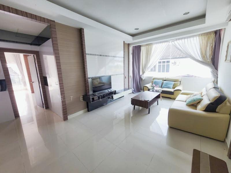 Bungalow House for Sale in Taman Bukit Kempas (Tampoi) - Stella Chia - Living Room - PropertyGuru.com.my