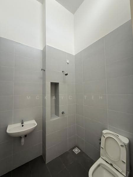Rumah Teres untuk Disewa di Kuala Selangor (Selangor) - MckayC TEH - Bathroom - PropertyGuru.com.my
