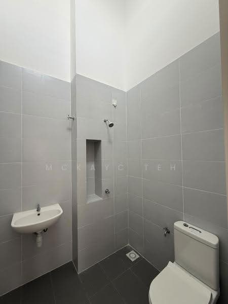 Rumah Teres untuk Disewa di Kuala Selangor (Selangor) - MckayC TEH - Bathroom - PropertyGuru.com.my
