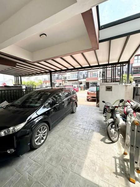 Rumah Teres 3-Tingkat untuk Dijual di Puchong (Selangor) - Ahmad Muslim - PropertyGuru.com.my