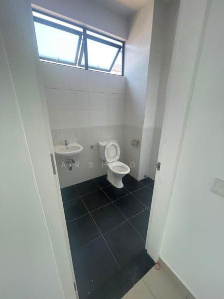 Rumah Teres untuk Dijual di Kota Masai (Pasir Gudang) - Arshad . - Bathroom - PropertyGuru.com.my
