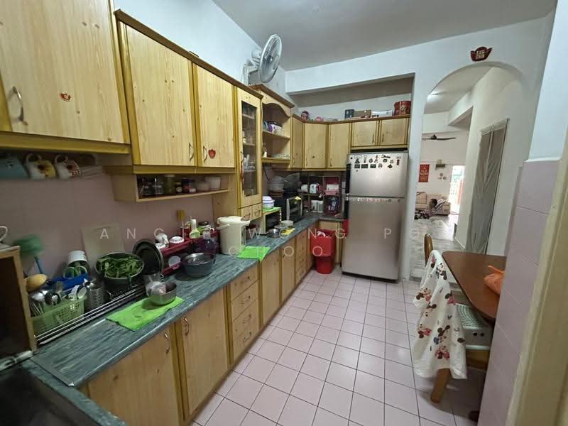 Rumah Teres untuk Dijual di Bandar Sungai Long (Selangor) - Angie Wong Poh Choo - Kitchen - PropertyGuru.com.my