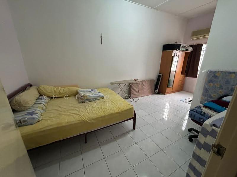 Rumah Teres untuk Dijual di Bandar Sungai Long (Selangor) - Angie Wong Poh Choo - Bedroom - PropertyGuru.com.my