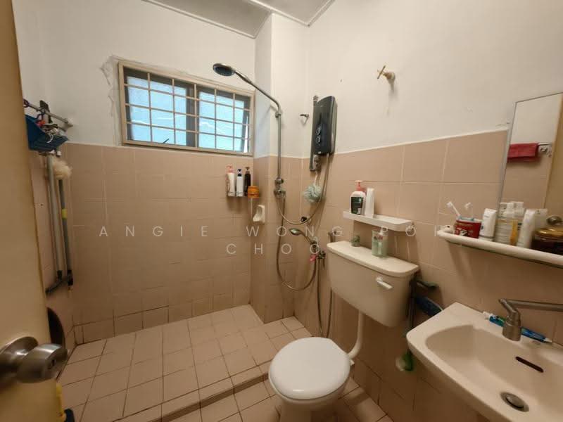 Rumah Teres untuk Dijual di Bandar Sungai Long (Selangor) - Angie Wong Poh Choo - Bathroom - PropertyGuru.com.my