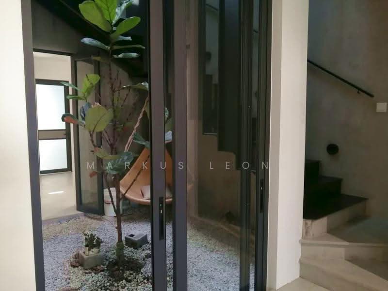 2-storey Terraced House for Sale in Taman Tun Dr Ismail (Kuala Lumpur) - Markus Leong - Garden - PropertyGuru.com.my