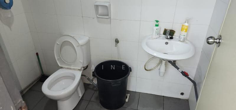 Kedai untuk Disewa di Taman Desa Tebrau (Tebrau) - Elaine Ng - Bathroom - PropertyGuru.com.my