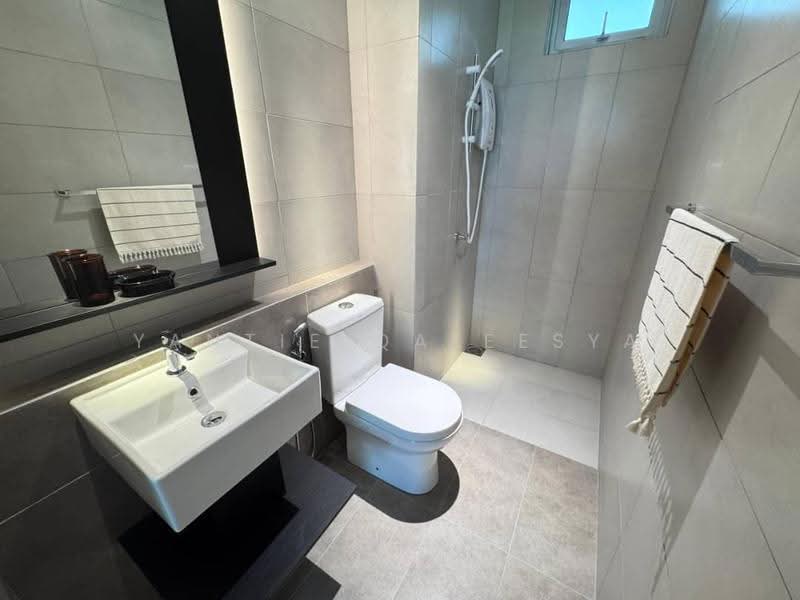Kondominium untuk Dijual di Lakefront Residence - Yantie Qaleesya - PropertyGuru.com.my