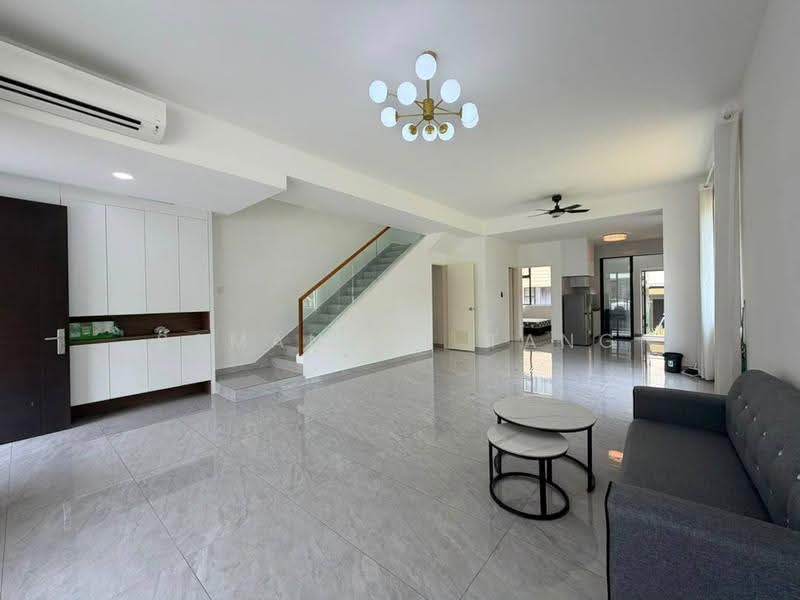 Rumah Teres 2-Tingkat untuk Disewa di Taman Damansara Aliff (Tampoi) - Samantha Tang - Living Room - PropertyGuru.com.my