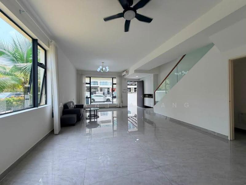 Rumah Teres 2-Tingkat untuk Disewa di Taman Damansara Aliff (Tampoi) - Samantha Tang - Living Room - PropertyGuru.com.my