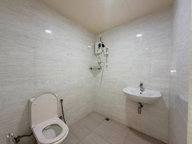 Rumah Teres 2-Tingkat untuk Disewa di Taman Damansara Aliff (Tampoi) - Samantha Tang - Bathroom - PropertyGuru.com.my