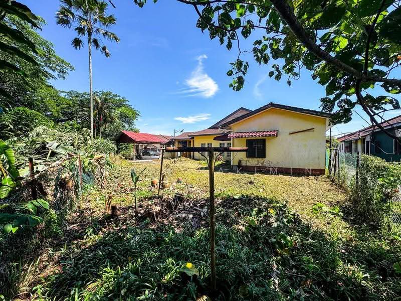 2-storey Terraced House for Sale in Antara Gapi (Ulu Yam) - Nazrin Hakimin - Exterior - PropertyGuru.com.my