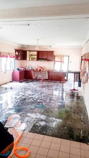 2-storey Terraced House for Sale in Antara Gapi (Ulu Yam) - Nazrin Hakimin - Kitchen - PropertyGuru.com.my