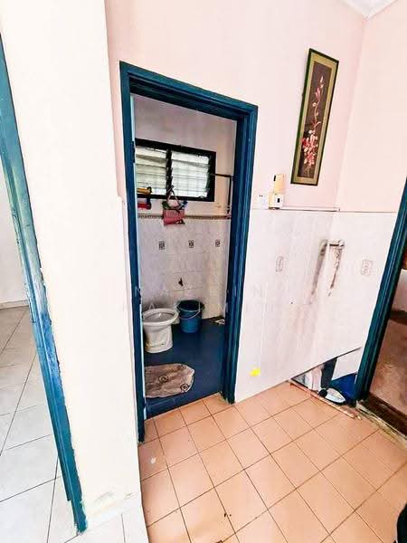 2-storey Terraced House for Sale in Antara Gapi (Ulu Yam) - Nazrin Hakimin - Bathroom - PropertyGuru.com.my