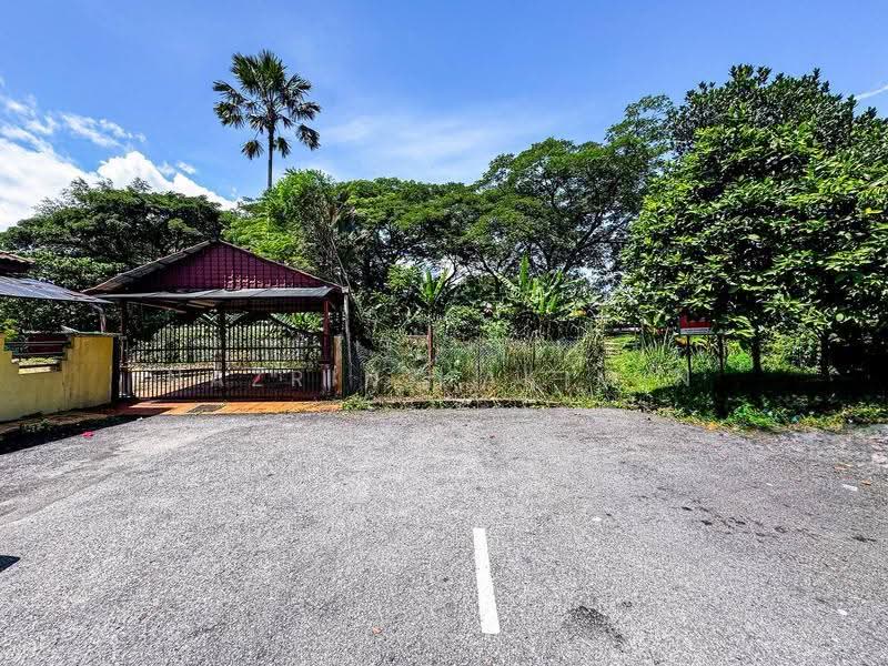 2-storey Terraced House for Sale in Antara Gapi (Ulu Yam) - Nazrin Hakimin - Exterior - PropertyGuru.com.my