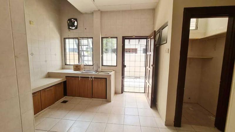Semi-Detached House for Rent in Sri Petaling (Kuala Lumpur) - FM Hong - Kitchen - PropertyGuru.com.my