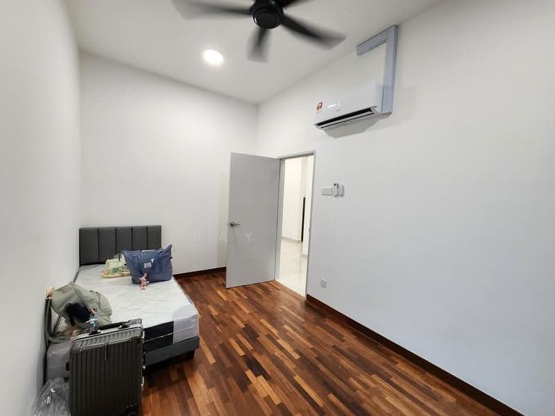 Kediaman Servis untuk Disewa di Pacific Star (Service Residence) - Ray Lee - Bedroom - PropertyGuru.com.my