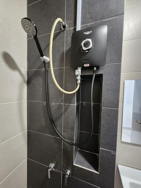 Kediaman Servis untuk Disewa di Pacific Star (Service Residence) - Ray Lee - Bathroom - PropertyGuru.com.my